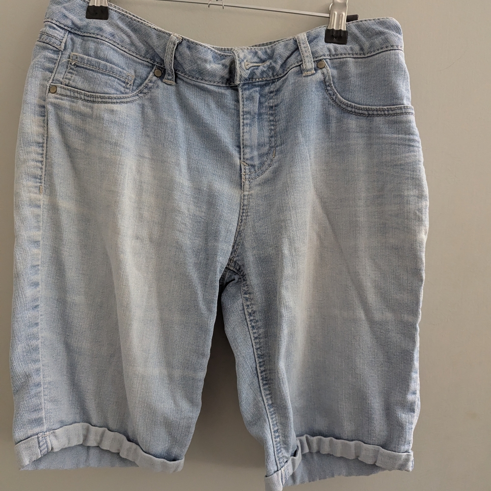 d. jeans Size 8 Stonewashed Light Blue Denim Shorts Preloved Broken In Comfy